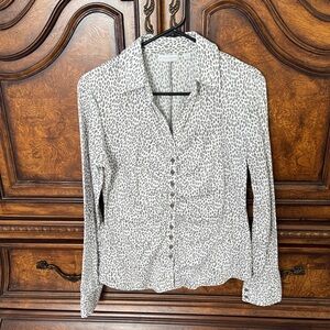 New York & Company Women's Gray Leopard Print Button-Up Stretch Shirt